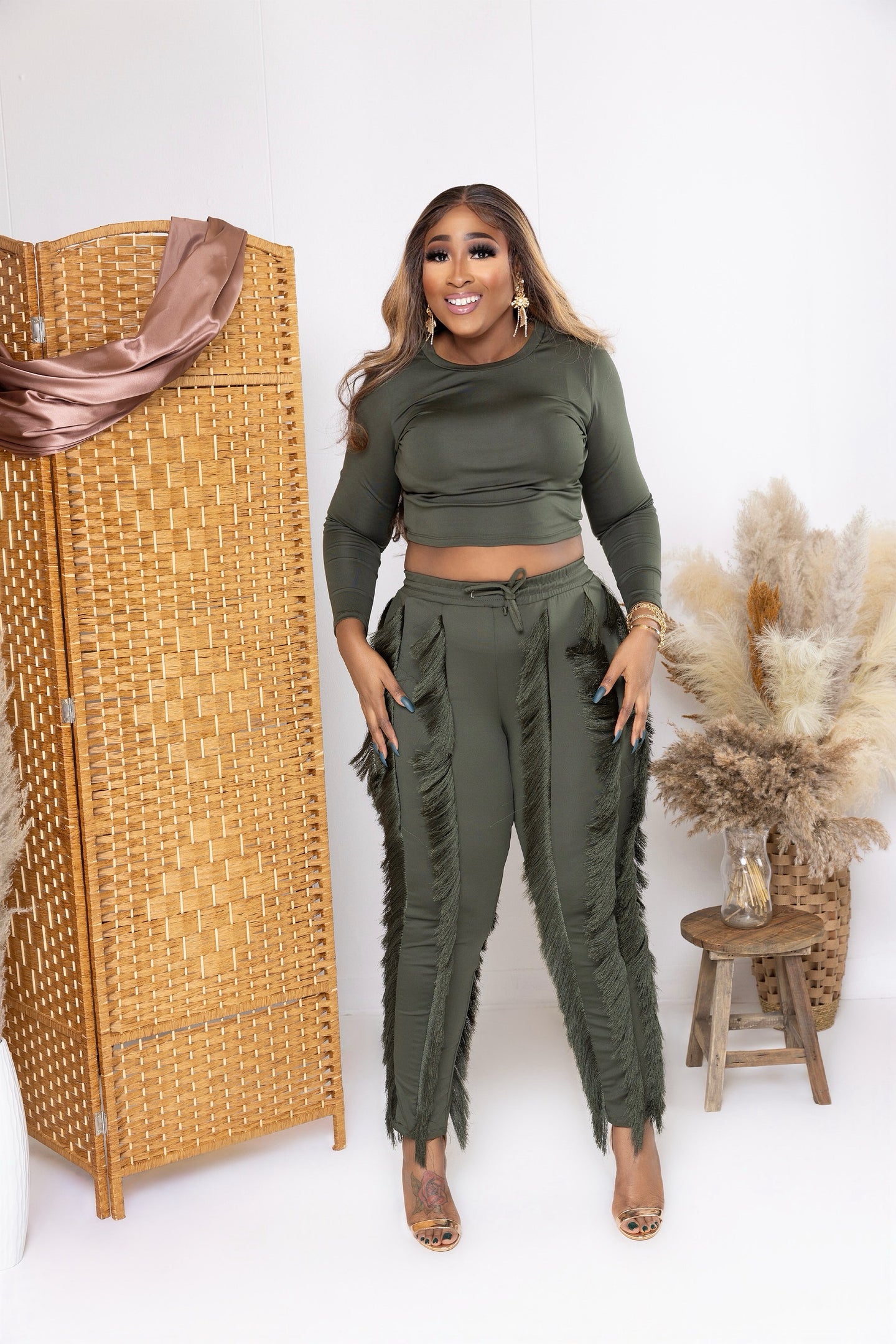 “Pulling The Strings” Set (Olive)