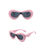 Load image into Gallery viewer, “IG Baddie” Sunglasses
